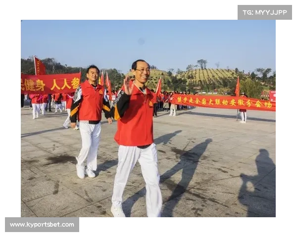 伊春健步走启动仪式举行 青少年篮球秀点燃儿童运动热情